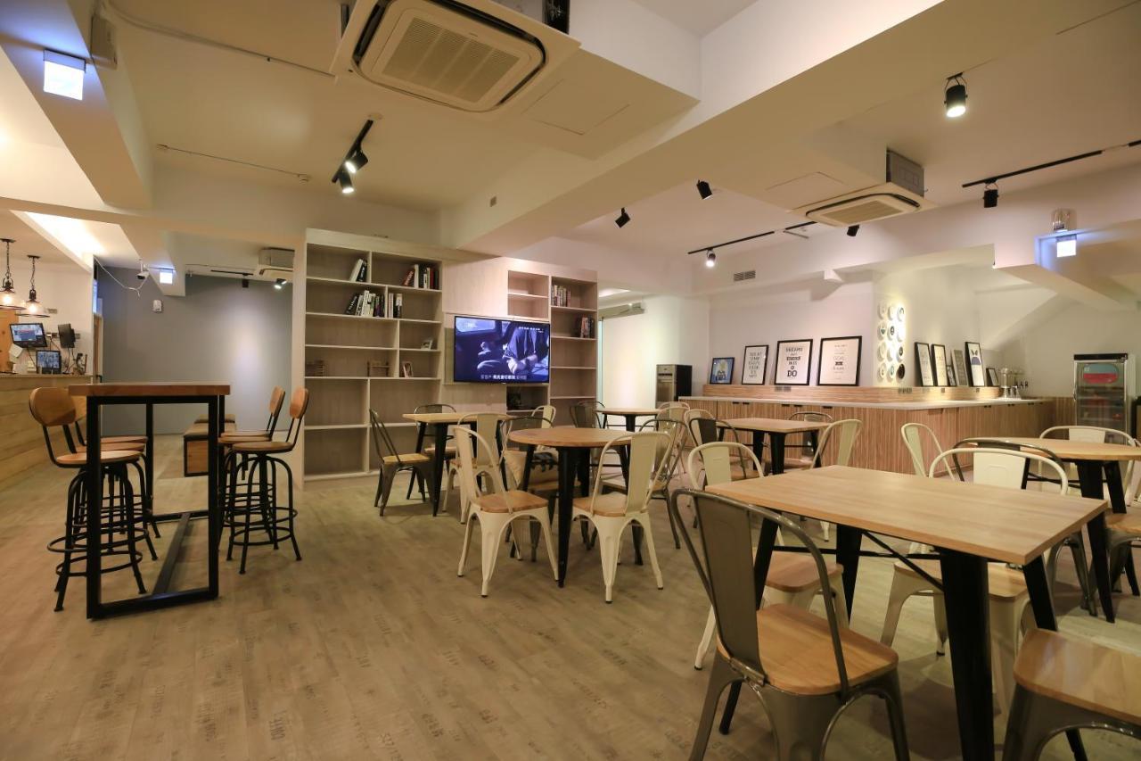 Flyinn Hostel Cao Hùng Ngoại thất bức ảnh