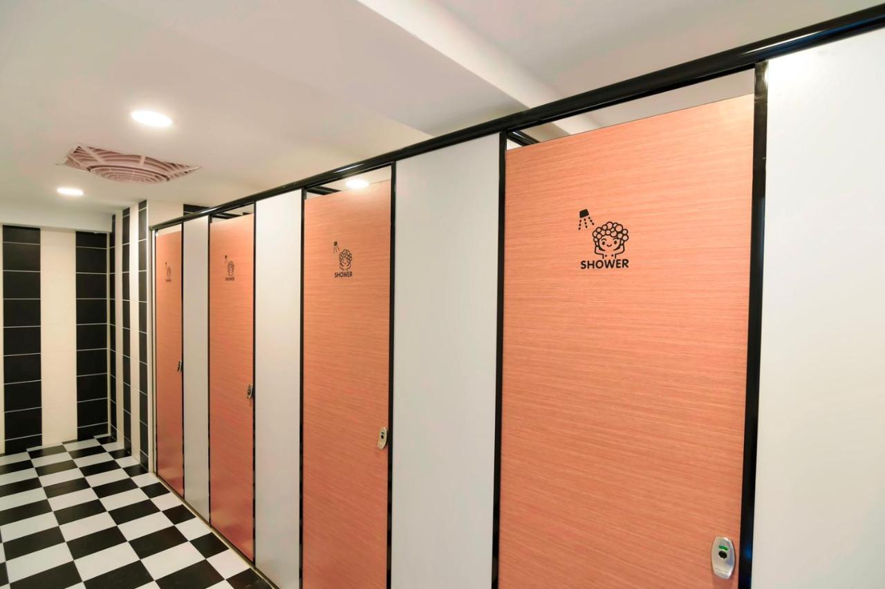 Flyinn Hostel Cao Hùng Ngoại thất bức ảnh