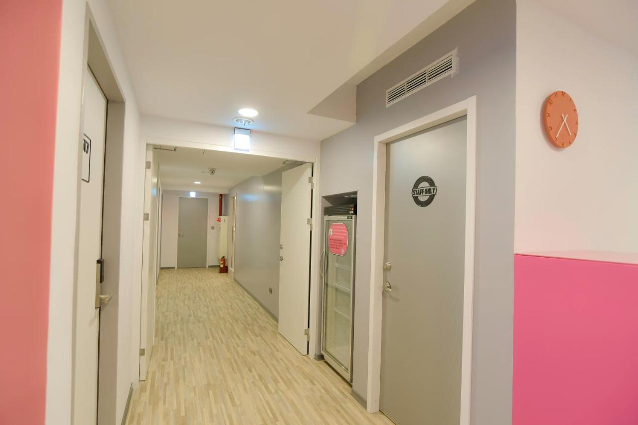 Flyinn Hostel Cao Hùng Ngoại thất bức ảnh