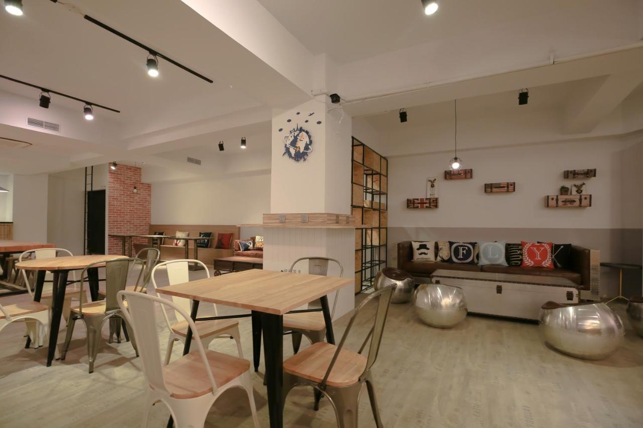 Flyinn Hostel Cao Hùng Ngoại thất bức ảnh