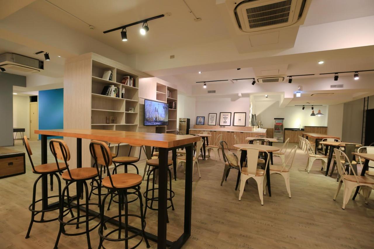Flyinn Hostel Cao Hùng Ngoại thất bức ảnh