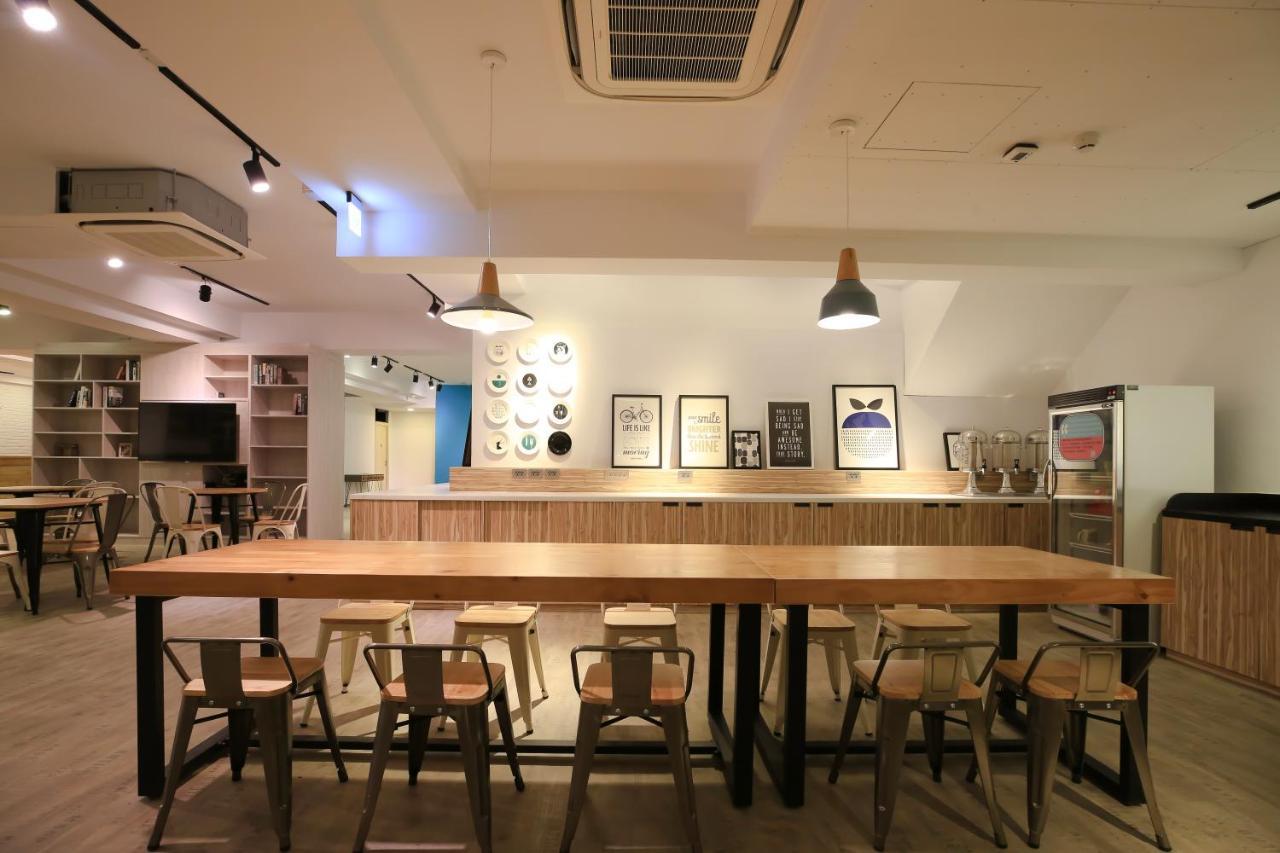 Flyinn Hostel Cao Hùng Ngoại thất bức ảnh