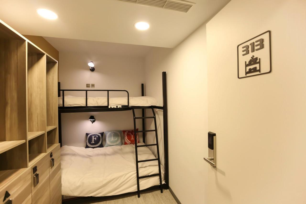 Flyinn Hostel Cao Hùng Ngoại thất bức ảnh