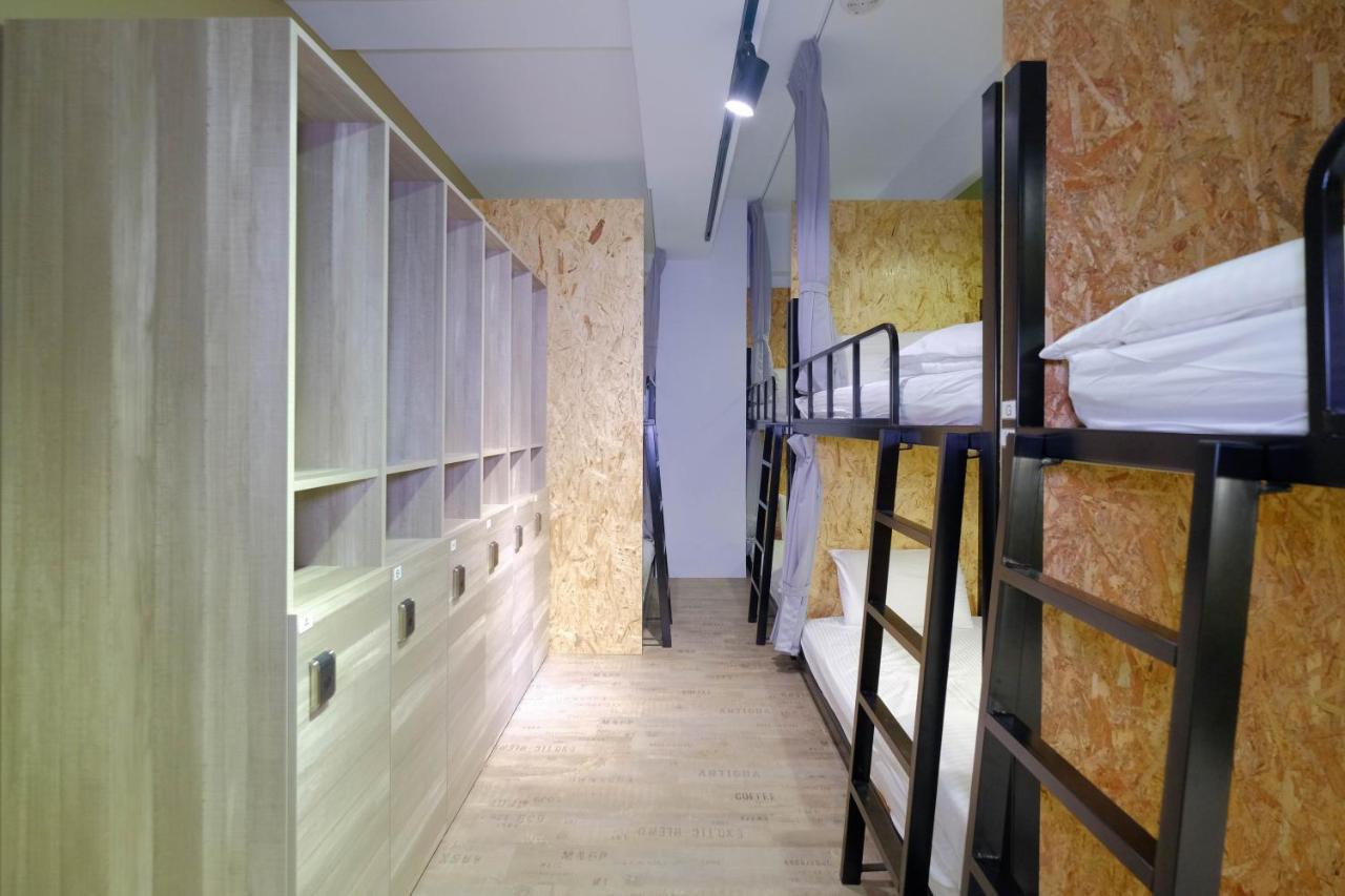 Flyinn Hostel Cao Hùng Ngoại thất bức ảnh