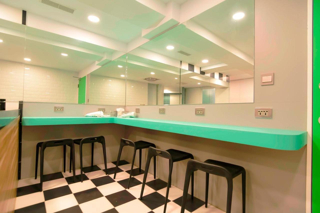 Flyinn Hostel Cao Hùng Ngoại thất bức ảnh