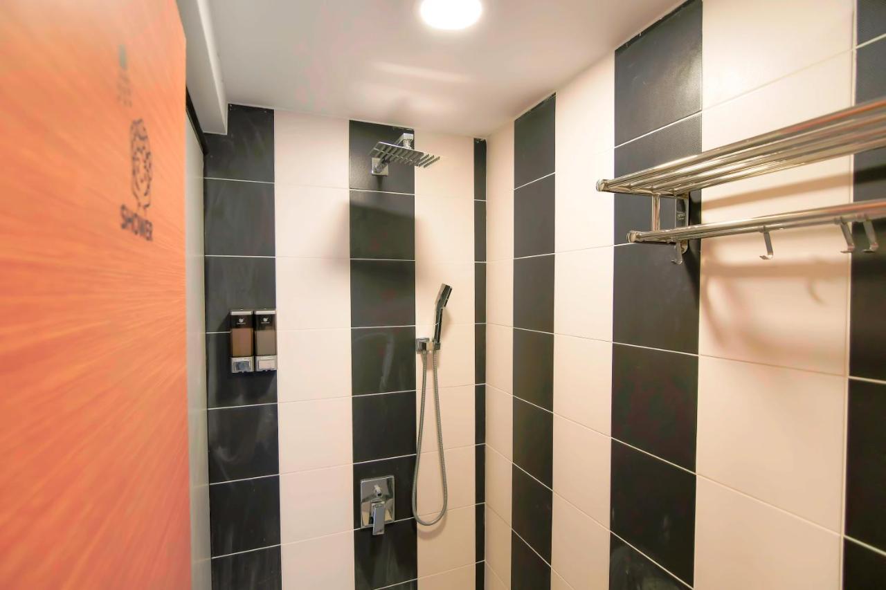 Flyinn Hostel Cao Hùng Ngoại thất bức ảnh