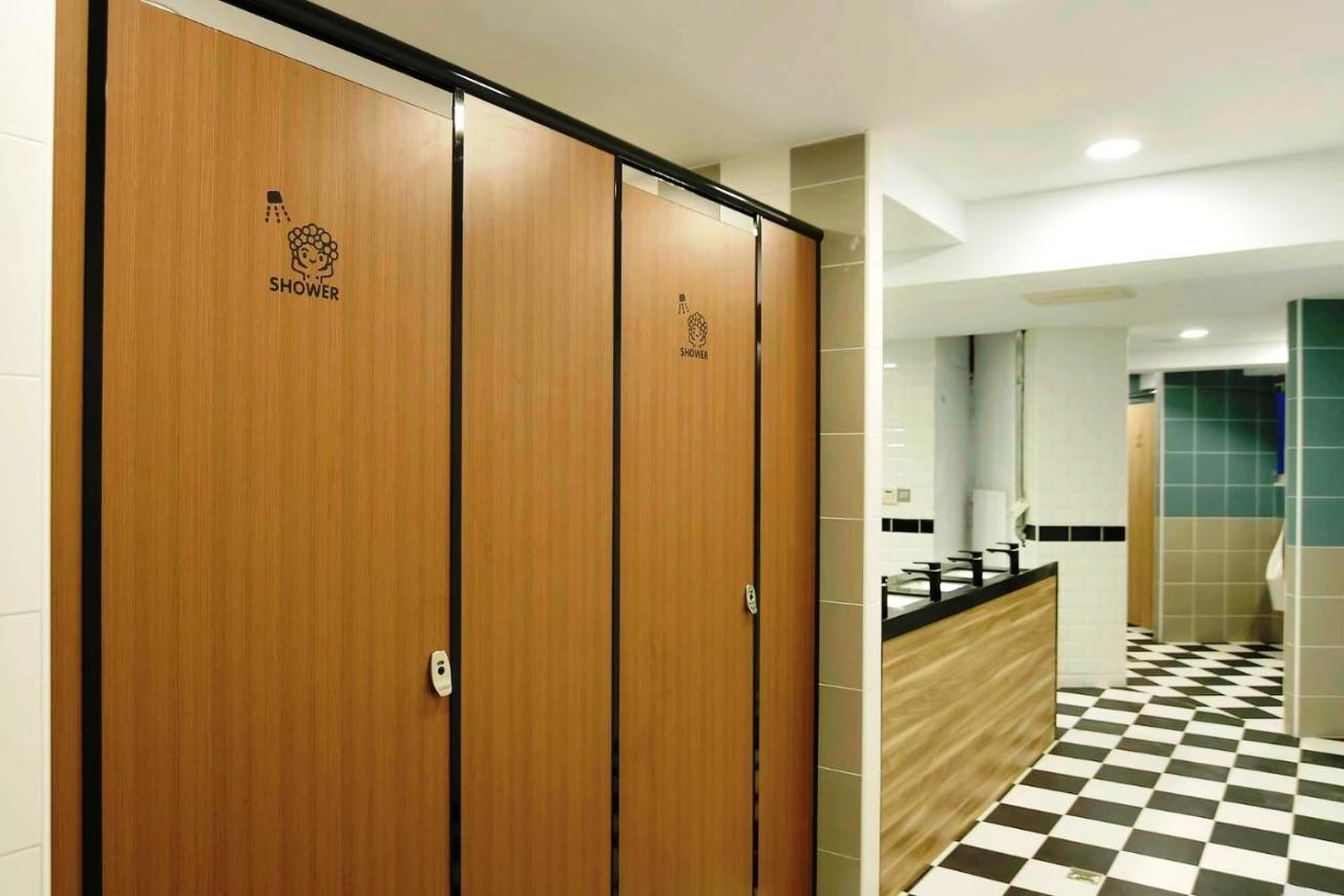Flyinn Hostel Cao Hùng Ngoại thất bức ảnh